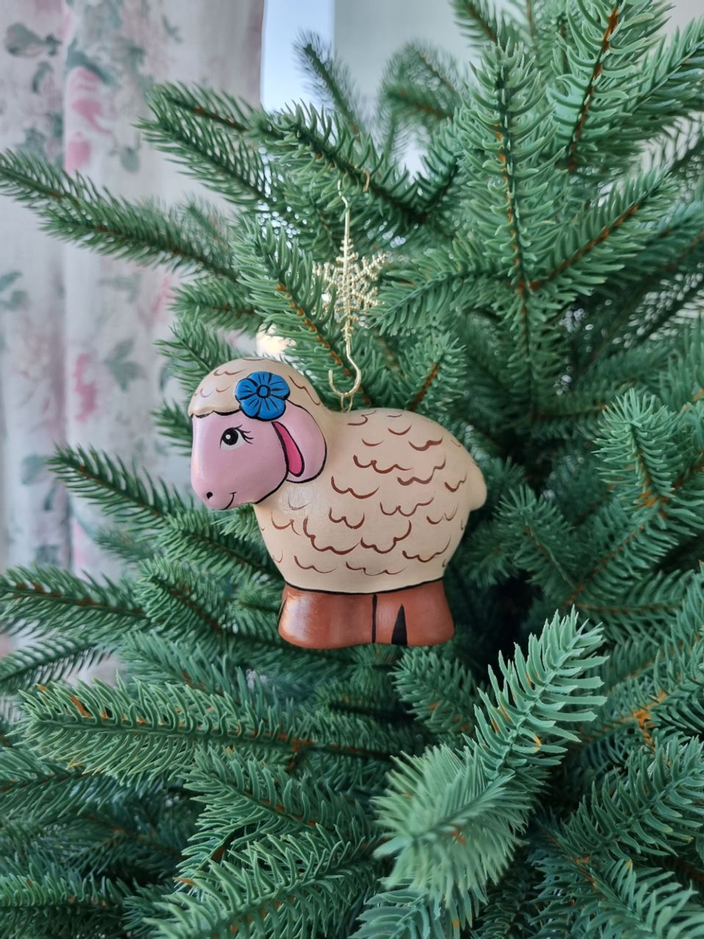 Фарфоровая игрушка любимая овечка