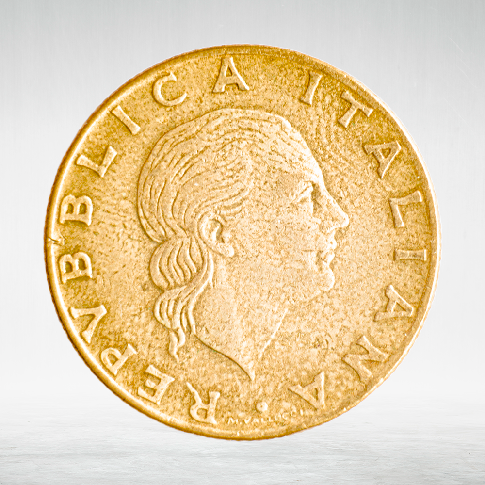 Italy 200 Lire 1982 R "Woman Head – Standard Issue", XF