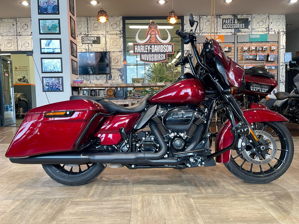 Harley-Davidson Street Glide, 2019 (Hard Candy Customs)