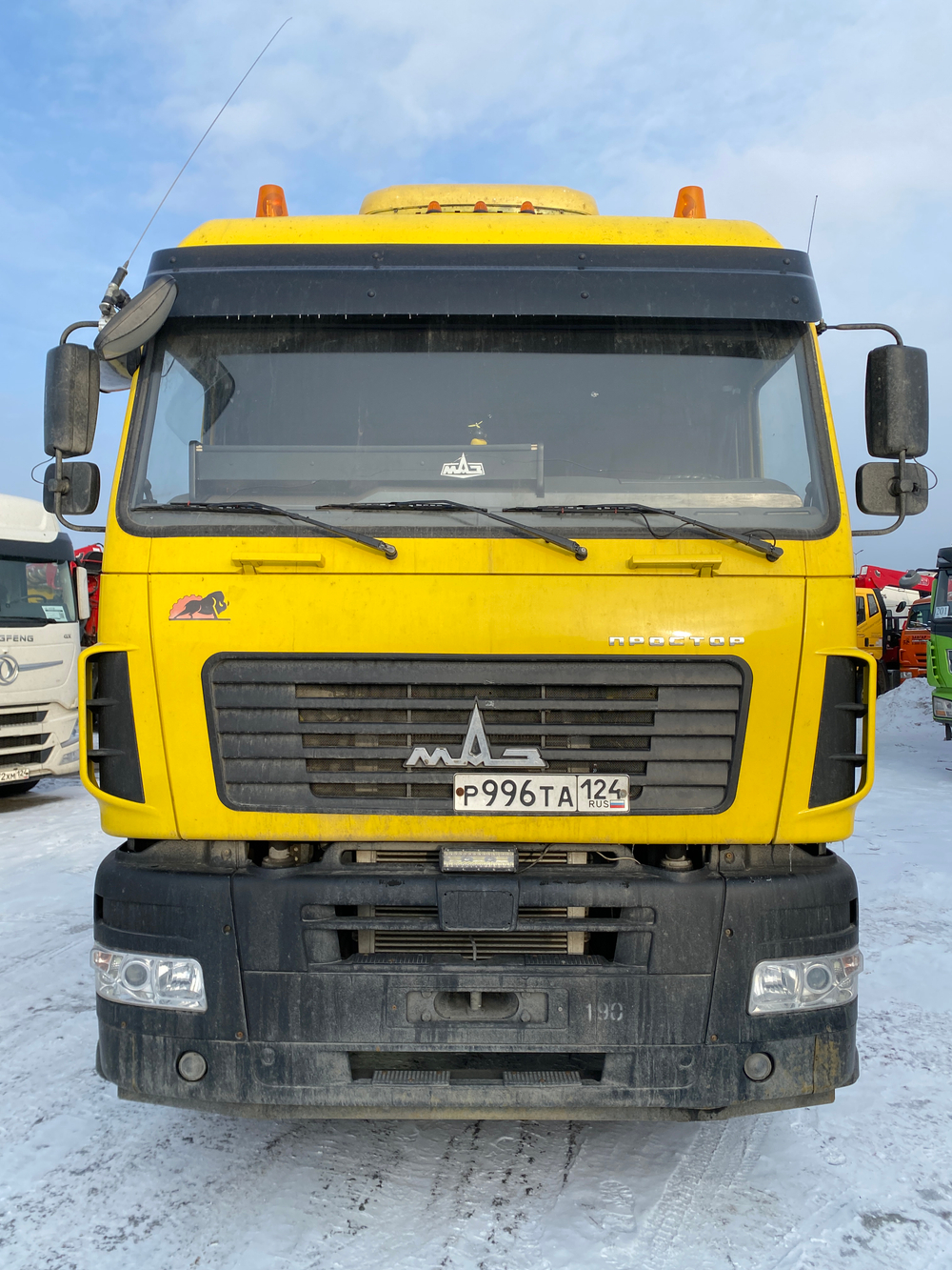 МАЗ 64A028 6x4 Седельный тягач 64А028-570-020 (Дизельный, 11,6 л, 423 л.с., МТ)