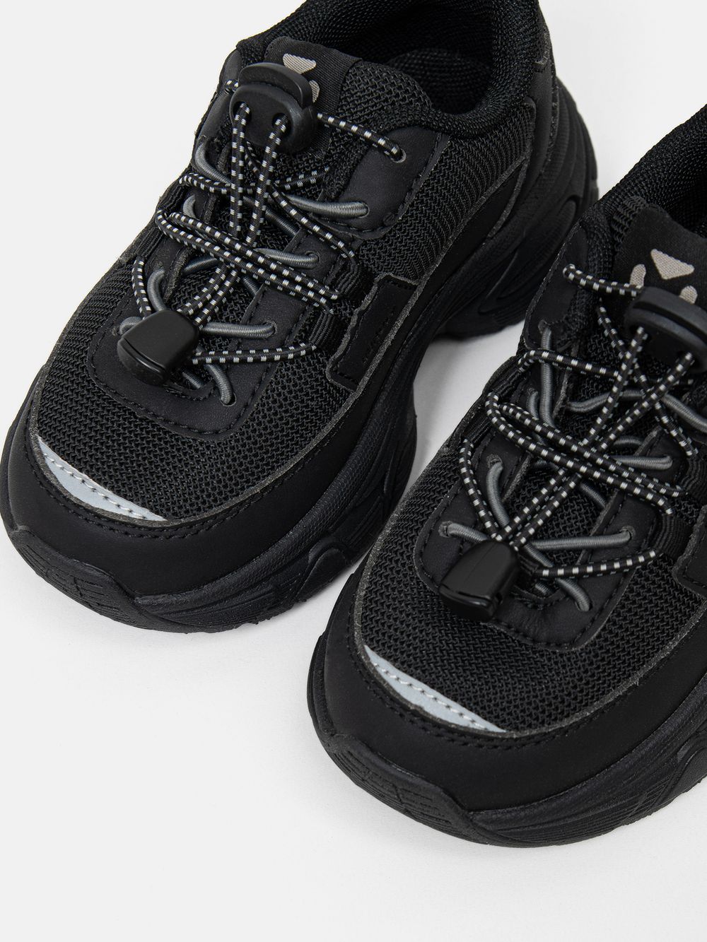Кроссовки "Уголь" с двойной шнуровкой