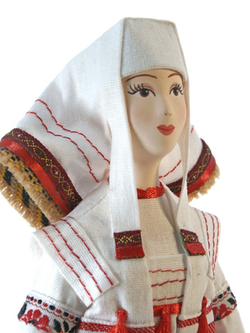 Кукла фарфоровая коллекционная Удмуртка