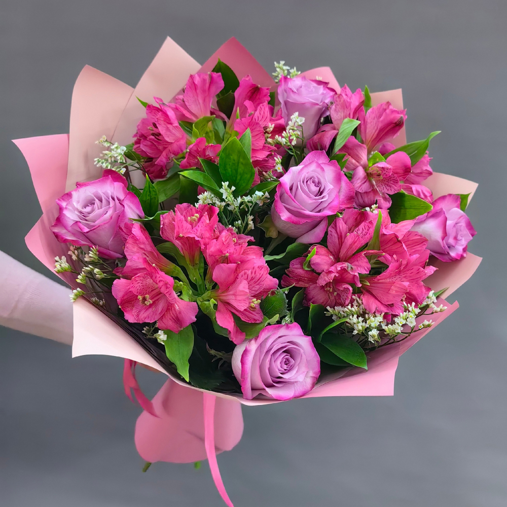 Авторский букет с альстромериями