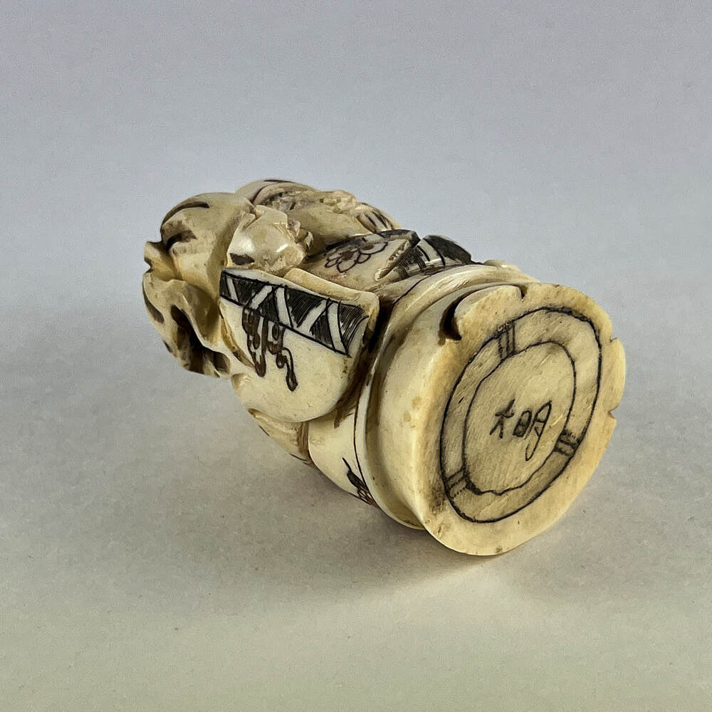 Статуэтка нэцкэ Дайкоку с мешочком