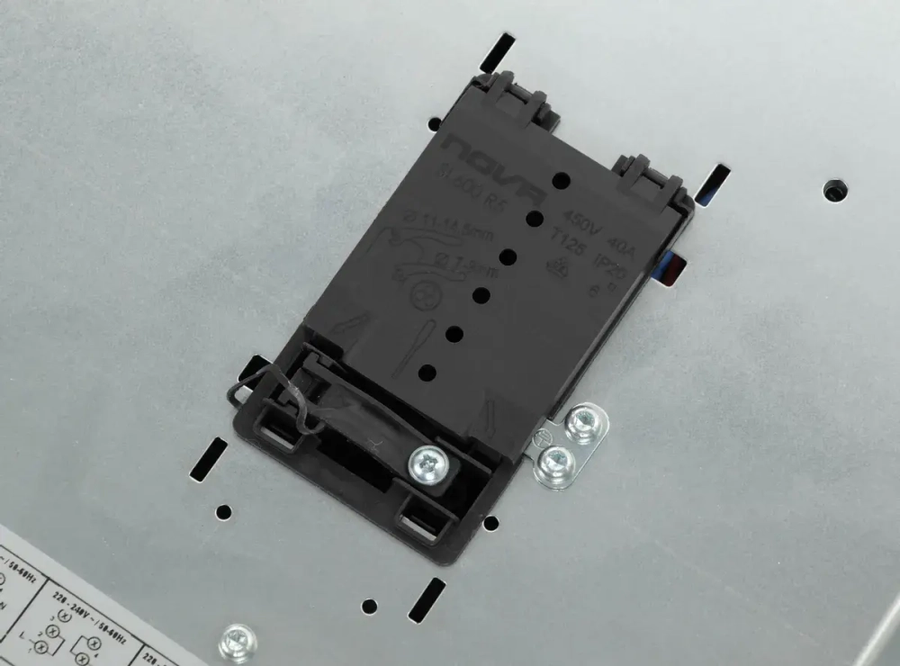 Электрическая варочная панель Gorenje ECT643SYW