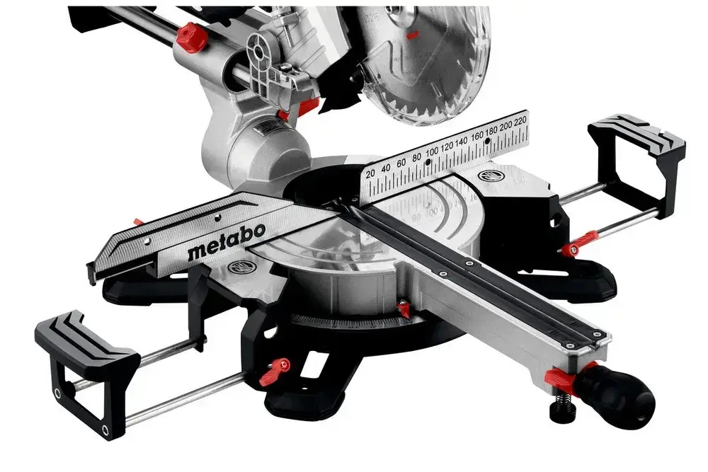 Торцовочная пила Metabo KGS 216 M с протяжкой