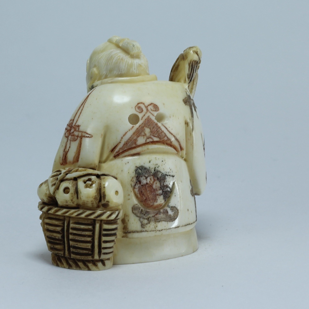 Эксклюзивная нэцкэ Монах с кукурузой и корзиной овощей