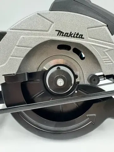 Makita Циркулярная пила дисковая электрическая сетевая с лазером 1650 Вт