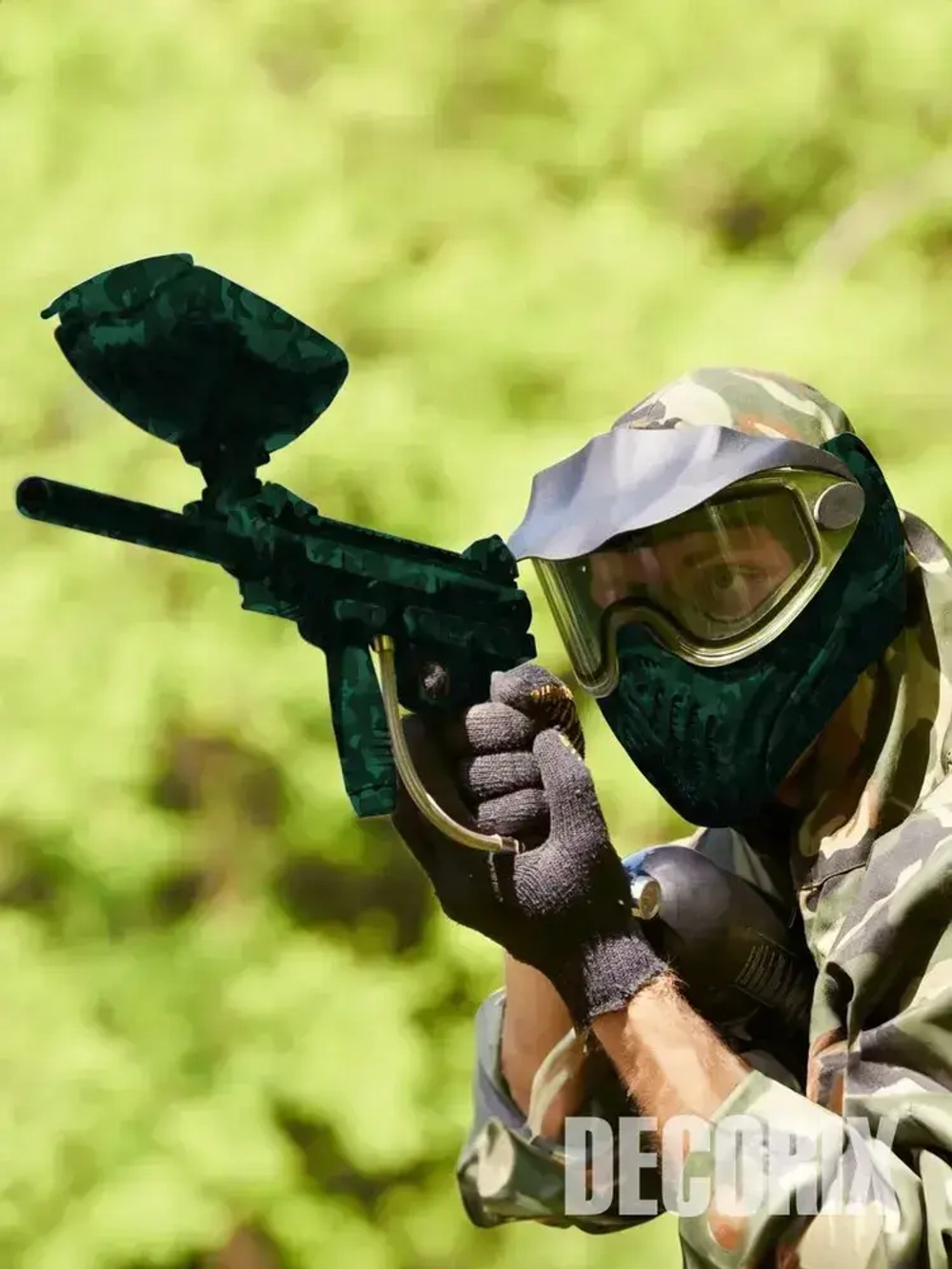 Краска зеленая камуфляжная аэрозольная матовая DECORIX - светопоглощающая краска Зеленый камуфляж в баллончике 520 мл