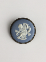 Брошь голубая с Путти Wedgwood