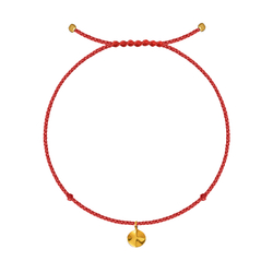 браслет на красной плетеной нити