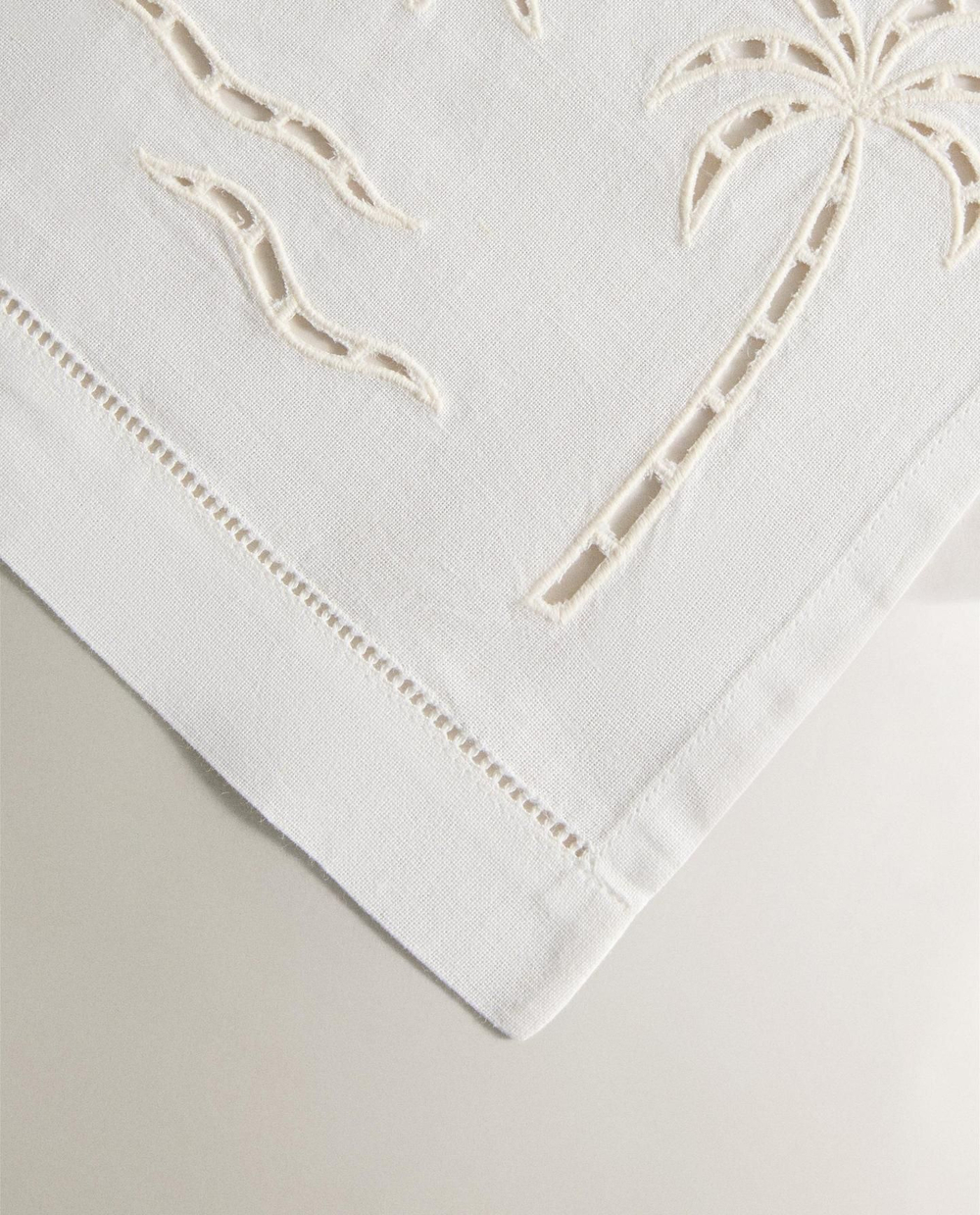 Zara Home - Комплект вышитых летних полотенец (комплект из 2 шт.), бежевый, 50х90 см