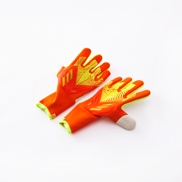 Перчатки / Adidas Predator / Orange Yellow
