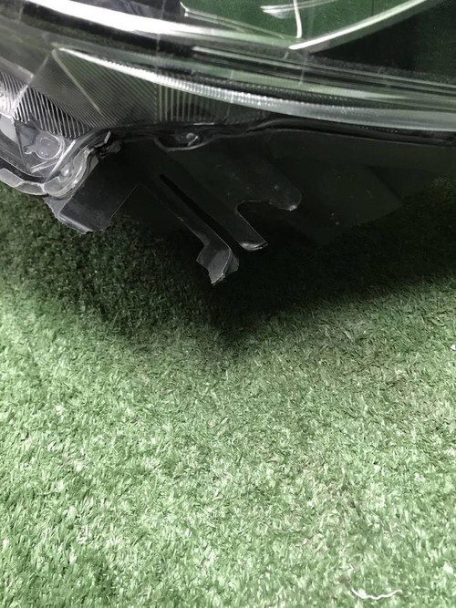 Битая Фара левая Subaru Forester SJ (16-19) LED