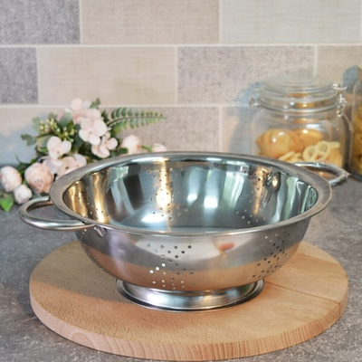 Дуршлаг 26см нерж с ручками на ножке