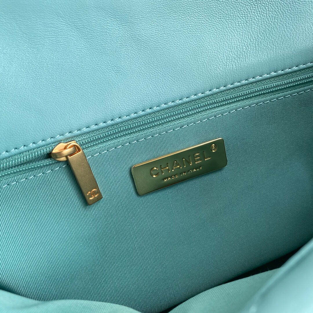 Chanel 19 26 cm