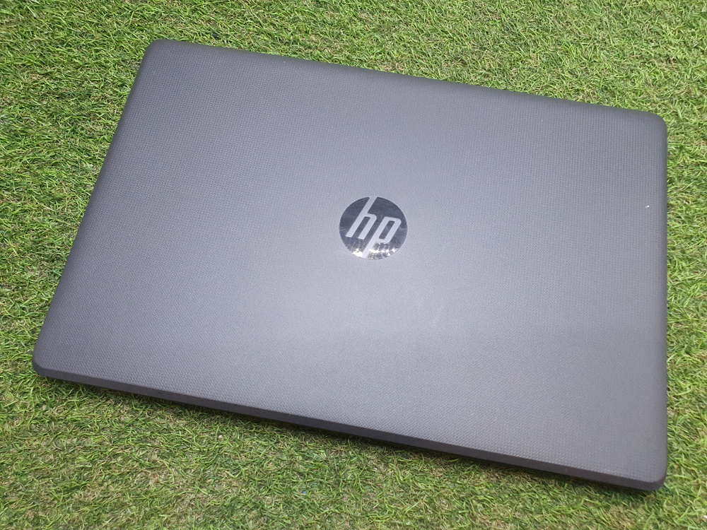 Ноутбук HP i3-7/4Gb/FHD/250 G6 4LT08EA