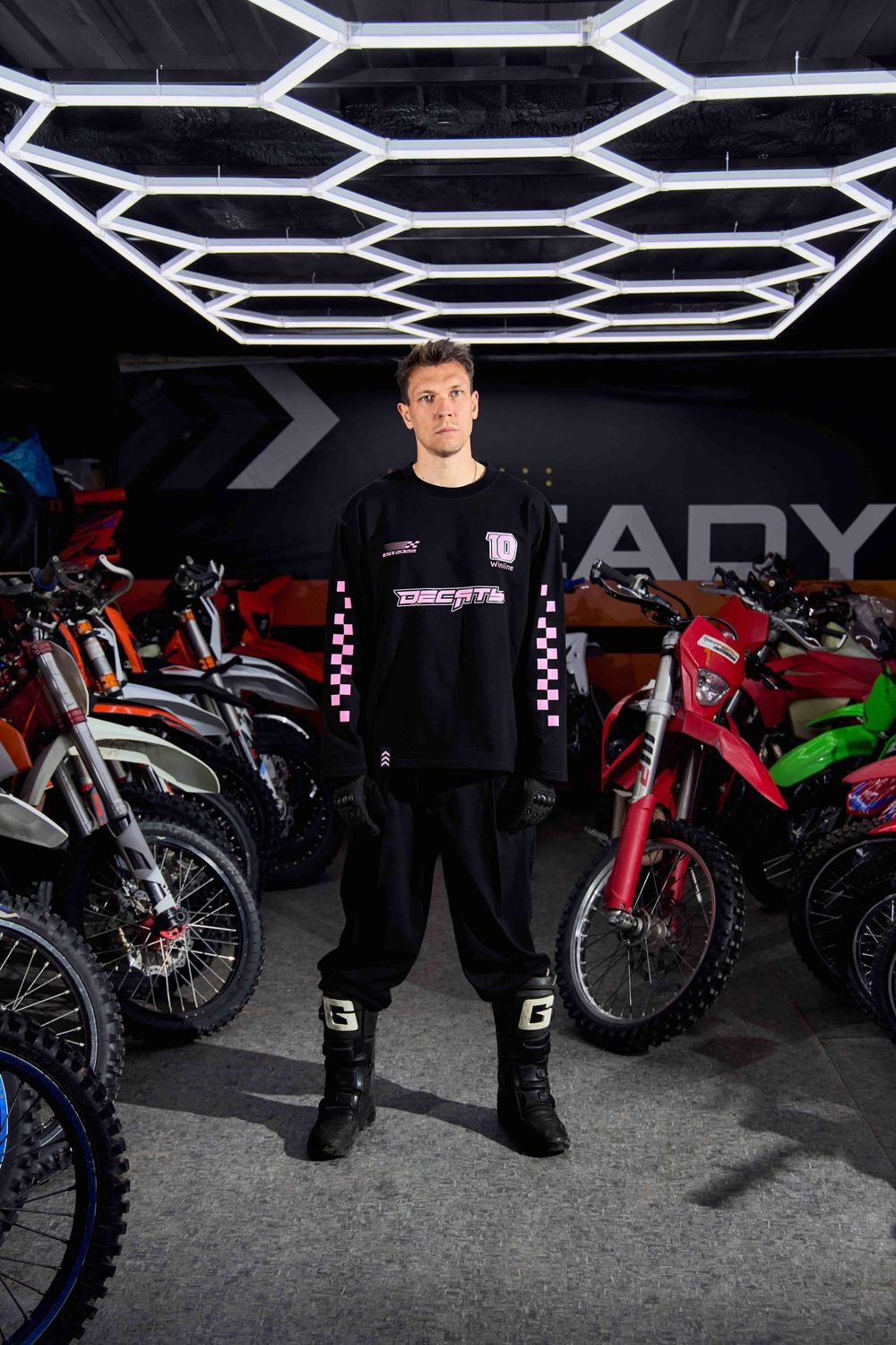 Купить Лонгслив ФК 10 x Winline Скорость черный Лонгслив ФК 10 x Winline Скорость черный