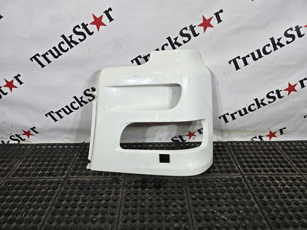 Облицовка фары левой