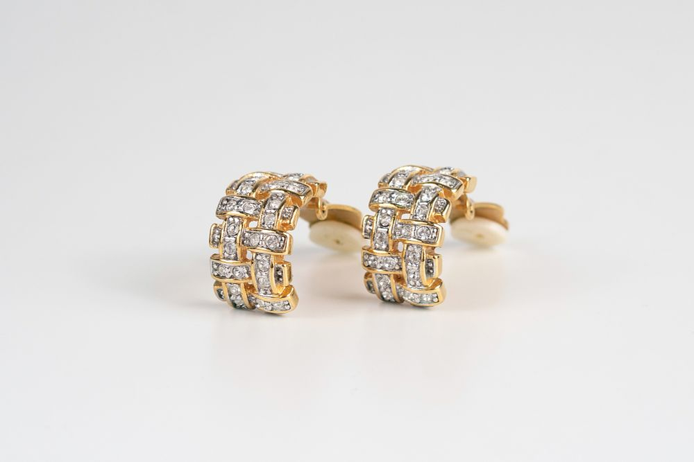 Винтажные клипсы в классическом стиле