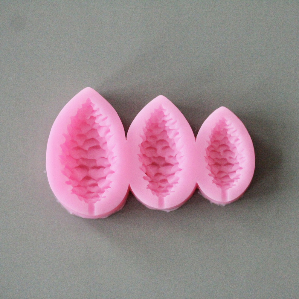 Молд силиконовый для лепки и творчества "Шишки 3 штуки" 10 см / Форма шишка для воска и мыла, гипса и полимерной глины