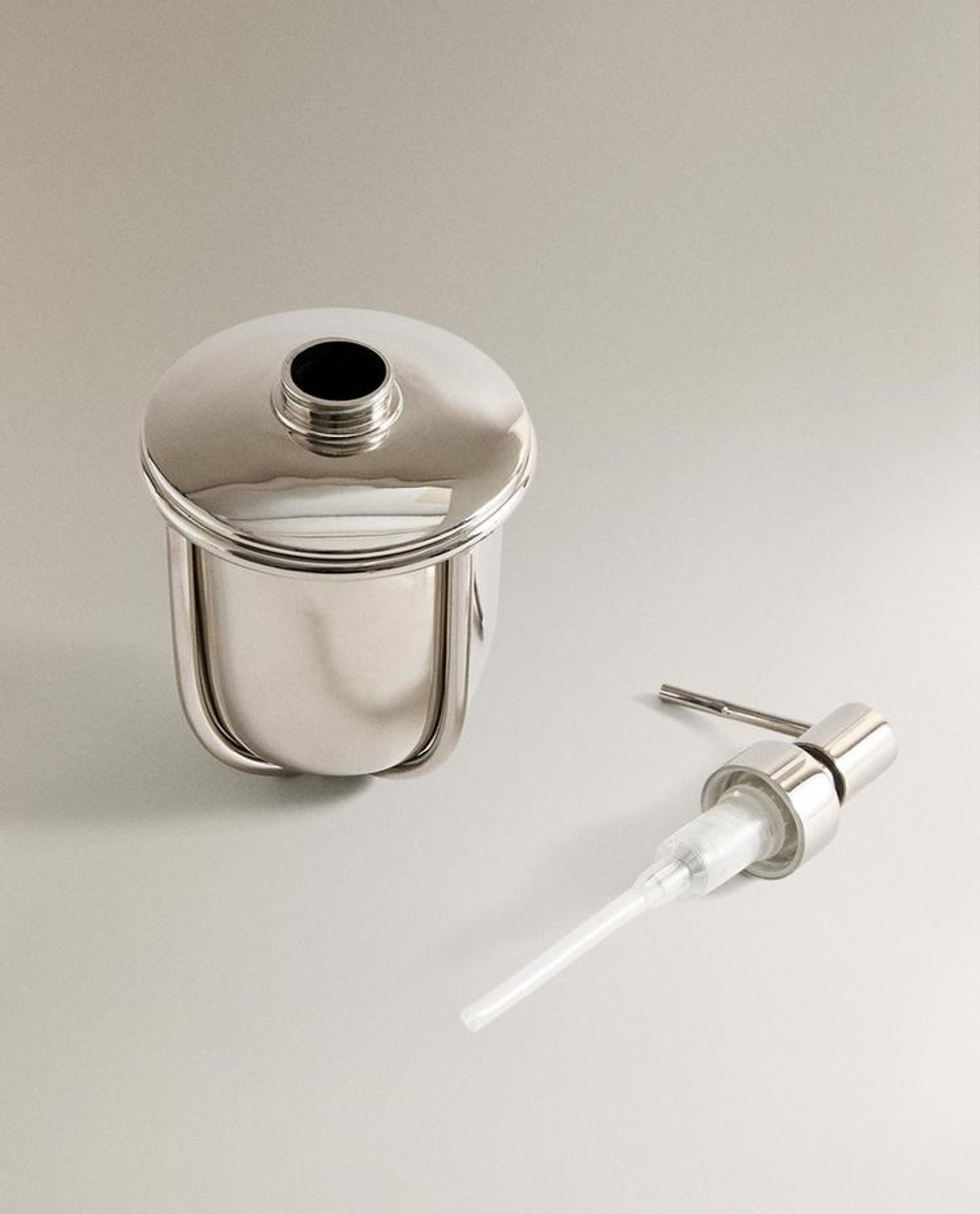 ZARA HOME МЕТАЛЛИЧЕСКИЙ ДОЗАТОР ДЛЯ ЖИДКОГО МЫЛА, СЕРЕБРЯНЫЙ