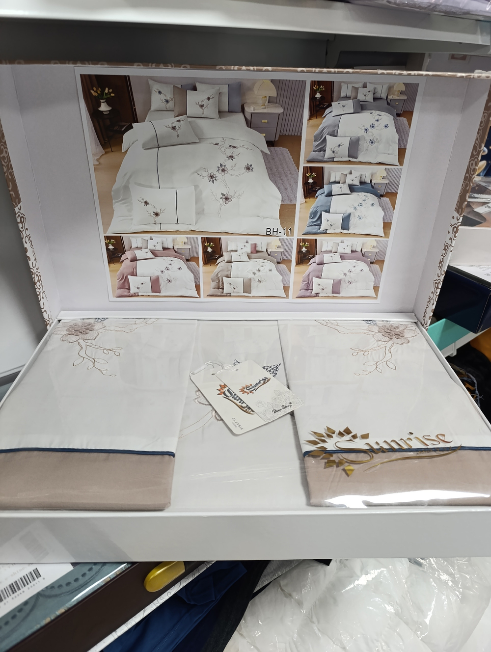 Постельное бельё Bella Home в подарочной коробке