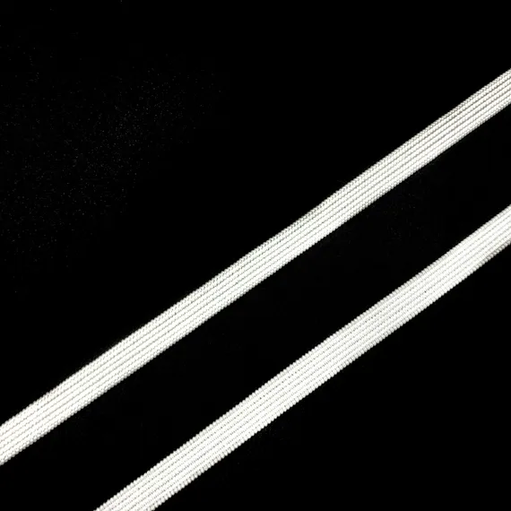 Резинка отделочная белая 4 мм (цв. 001), K-195/4