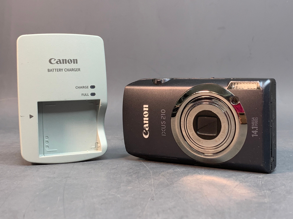 Canon IXUS 210 небольшой скол экрана