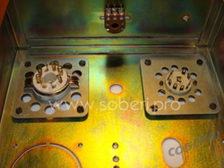 установка ламповой панели в корпус усилителя мощности