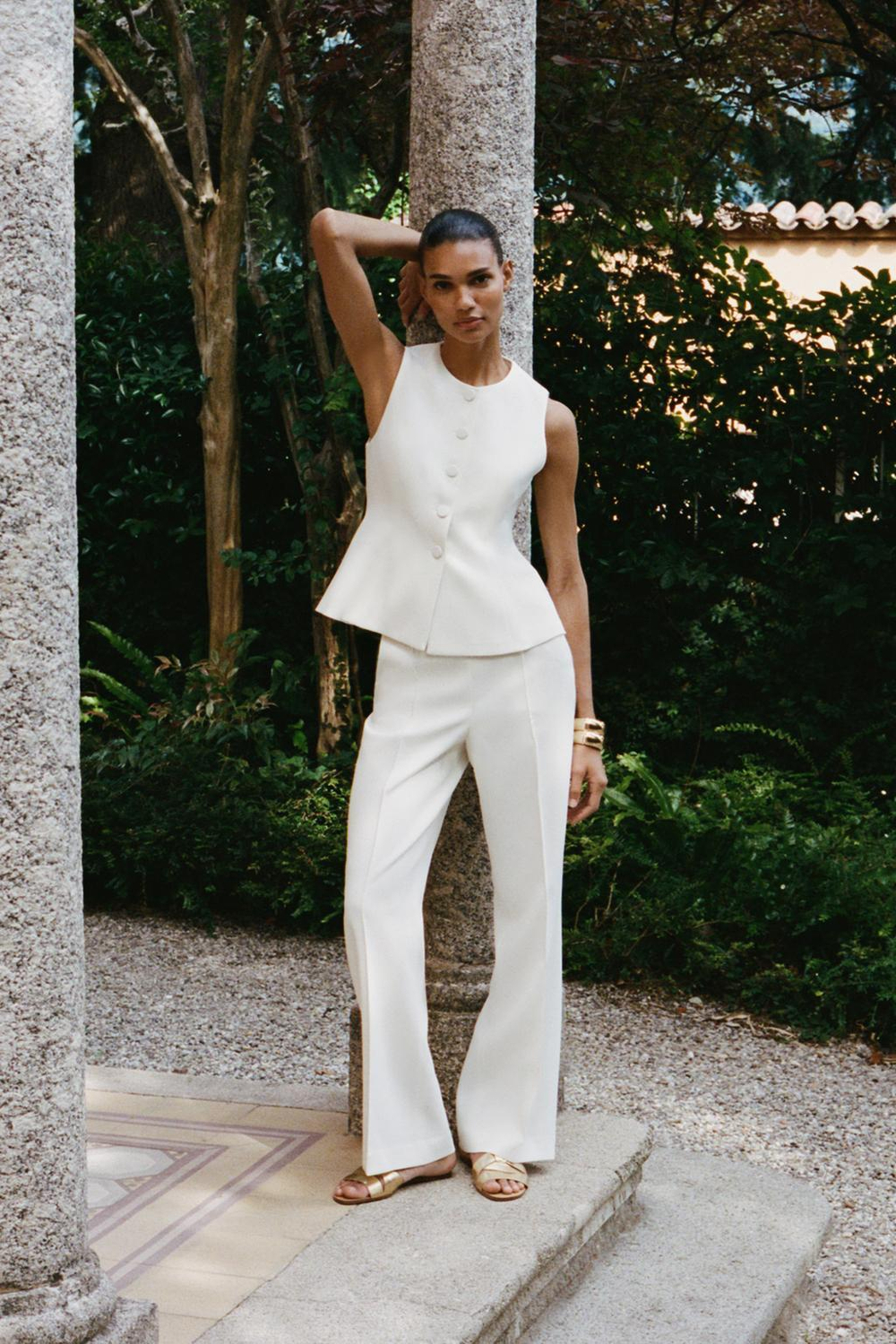 ZARA ЖИЛЕТ С БАСКОЙ, ЭКРЮ