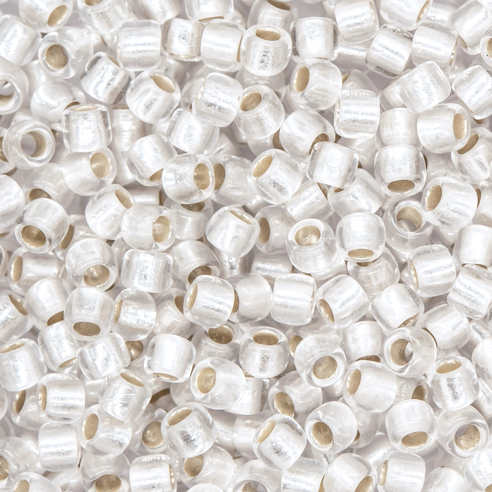 Японский бисер TOHO Round 8/0 (№21F), с внутренним серебрением, прозрачный матовый