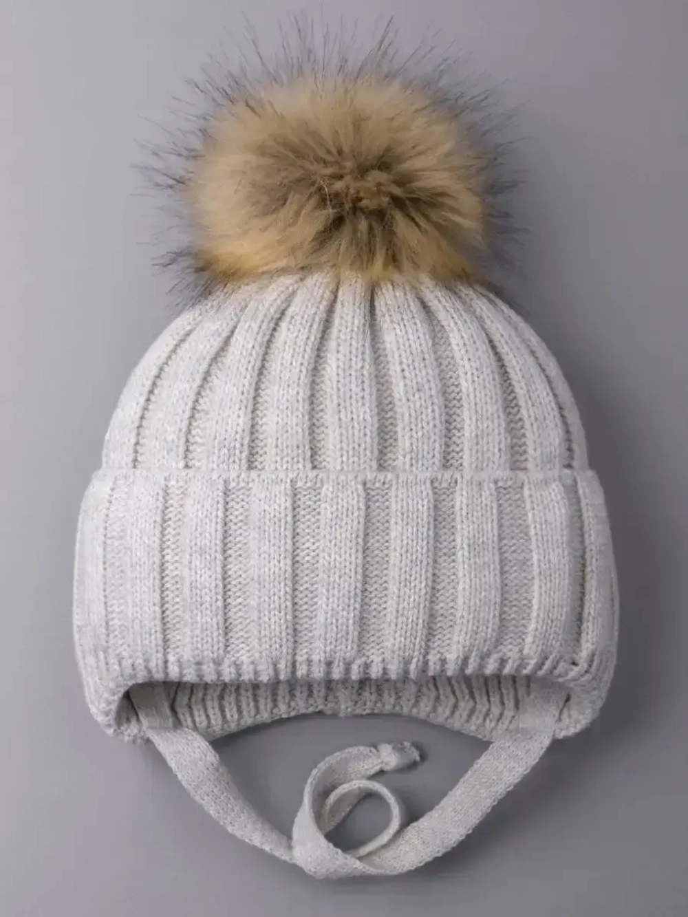Шапка детская зимняя вязаная с помпоном