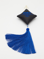 Ромб объемный на присоске DAF (экокожа, черный, синяя вышивка, кисть)