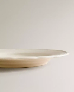 ZARA HOME ТАРЕЛКА ИЗ ФАЯНСА С ФИГУРНОЙ КРОМКОЙ, ЭКРЮ