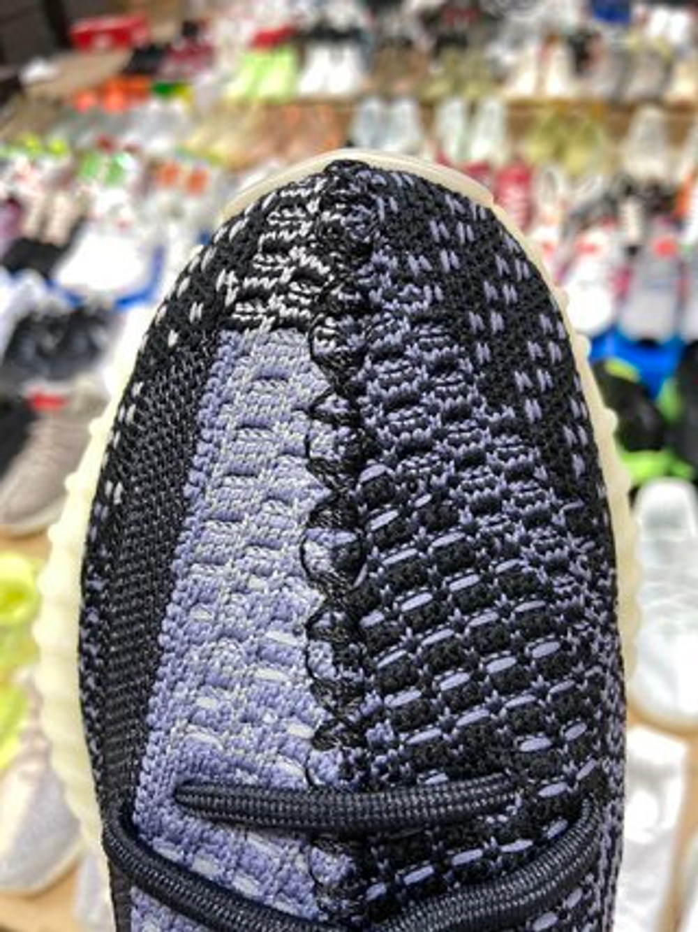 adidas Yeezy Boost 350 V2 "Carbon"