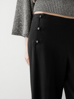 Massimo Dutti Капри с деталями на пуговицах, черный