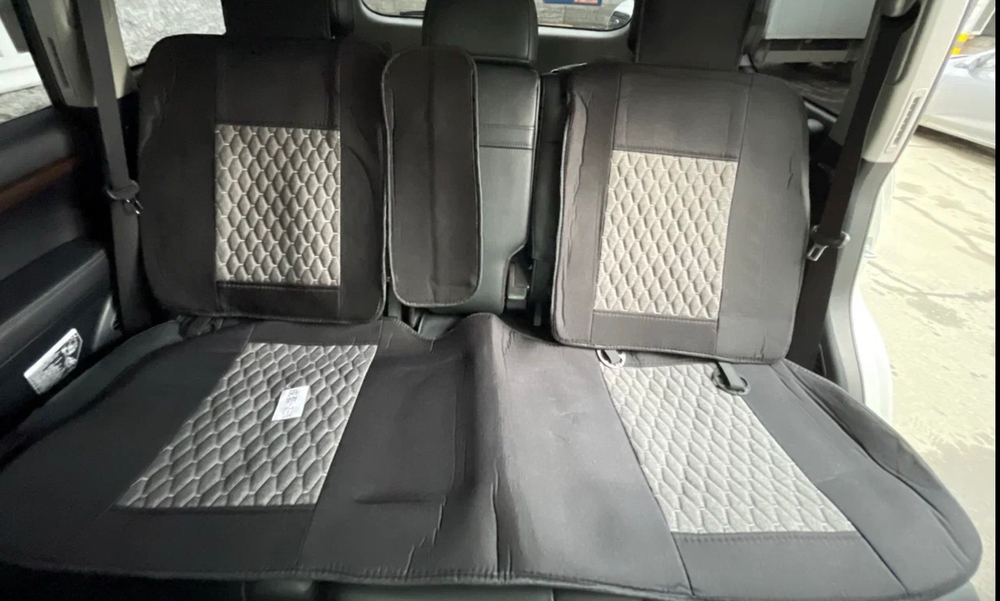 NN - 83 Ч. Белый/ Комплект чехлов на сиденья, ткань черная, строчка черная - белая, 5 предметов, серия: шарм (за комплект)