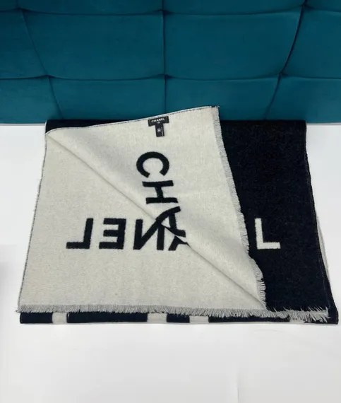 Женский кашемировый шарф Chanel чёрно-белый