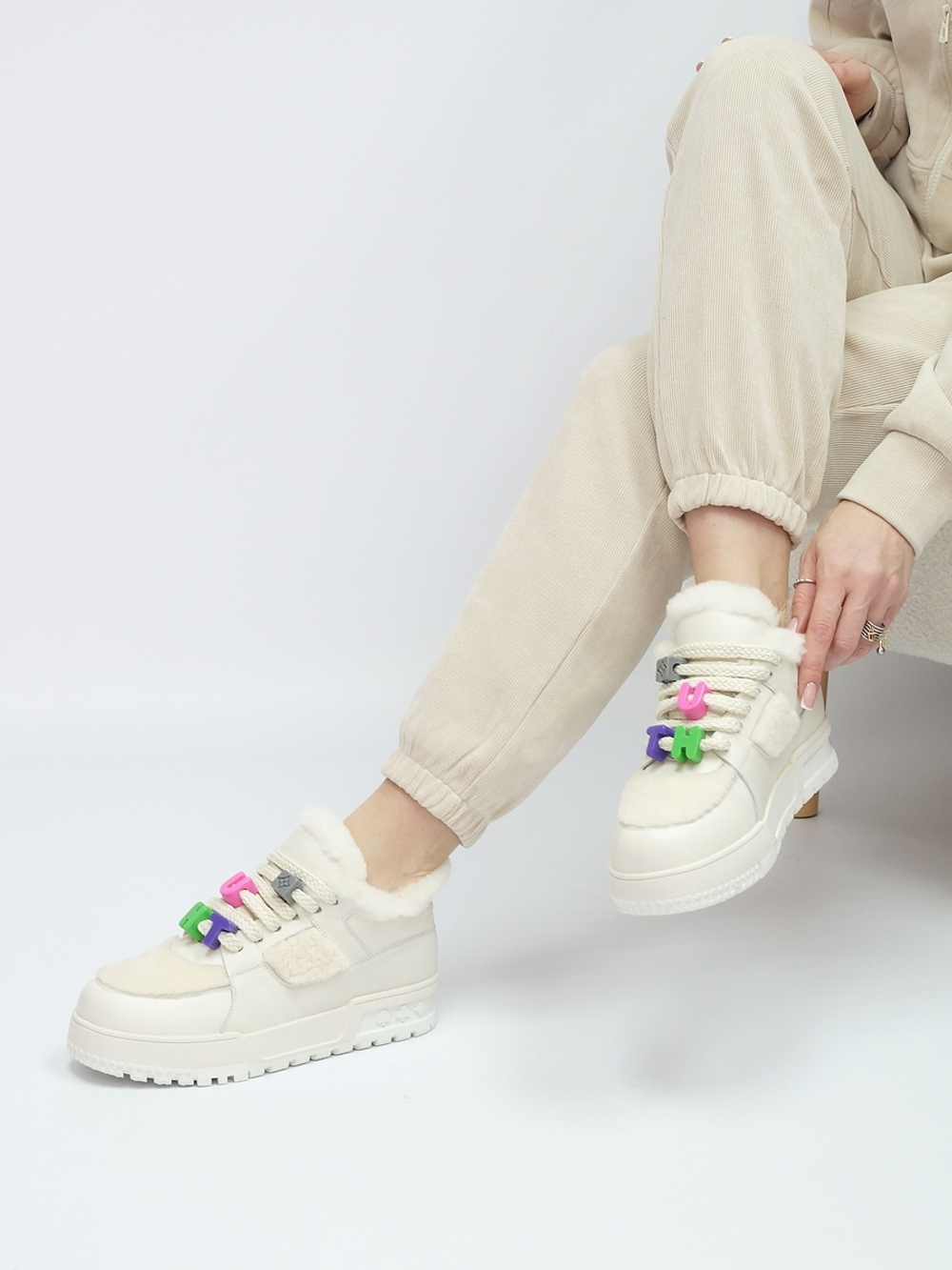 Кроссовки женские зимние