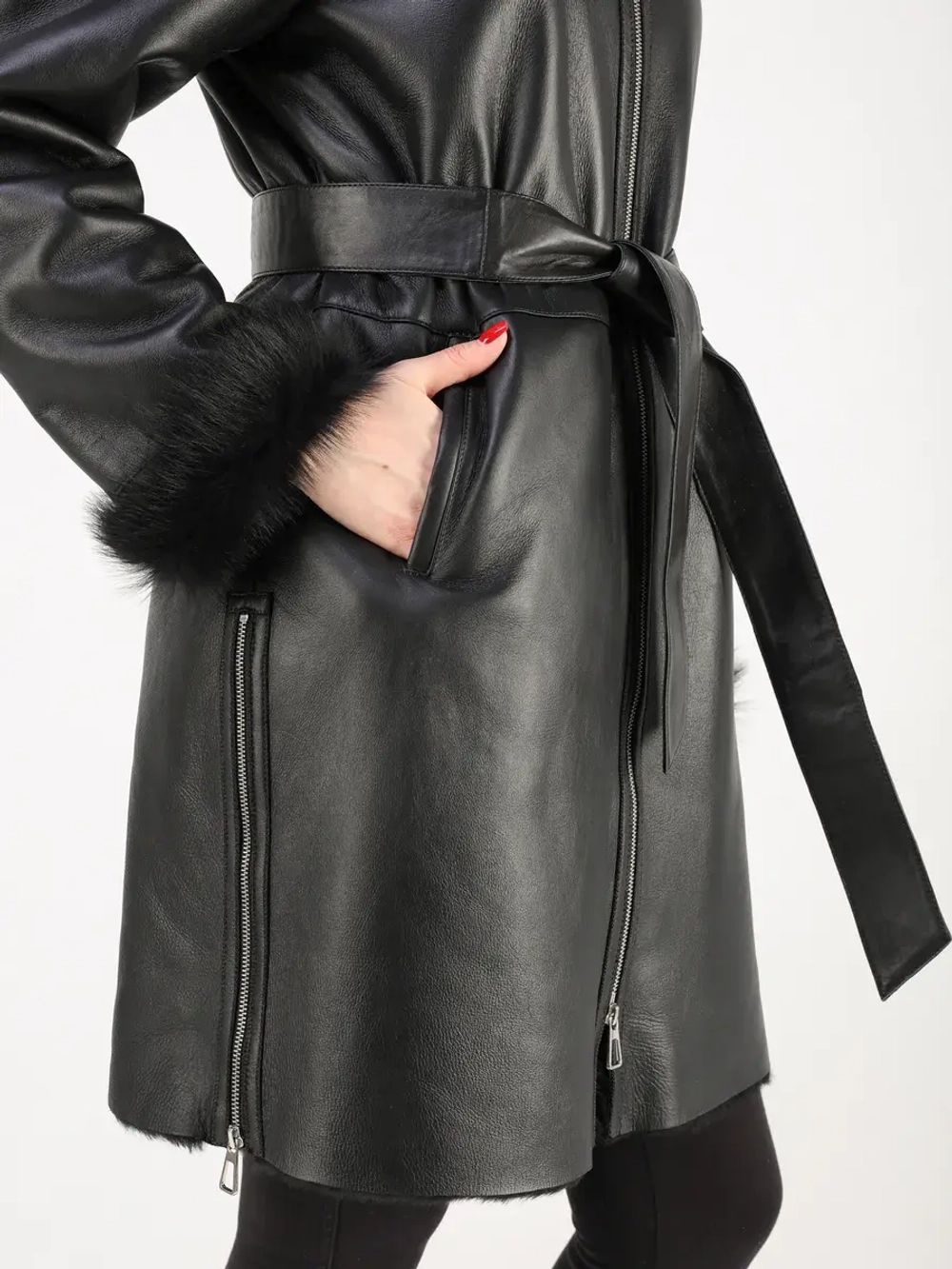 Дубленка зимняя натуральная с капюшоном длинная