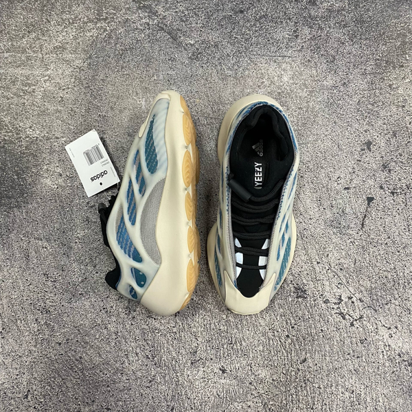 Кроссовки Adidas Yeezy Boost 700 V3 KWB