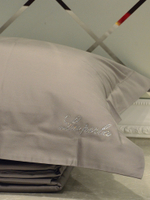 Однотонное постельное белье La Perla Grey