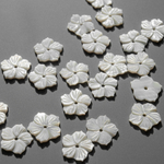 Цветочек из белого перламутра речных ракушек, 14мм