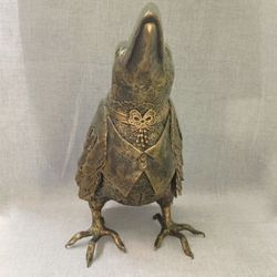 Ворон в жилете