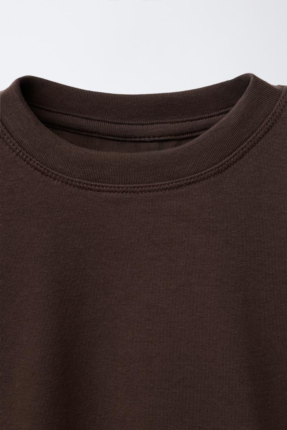 ZARA БАЗОВАЯ УКОРОЧЕННАЯ ФУТБОЛКА, КОРИЧНЕВЫЙ