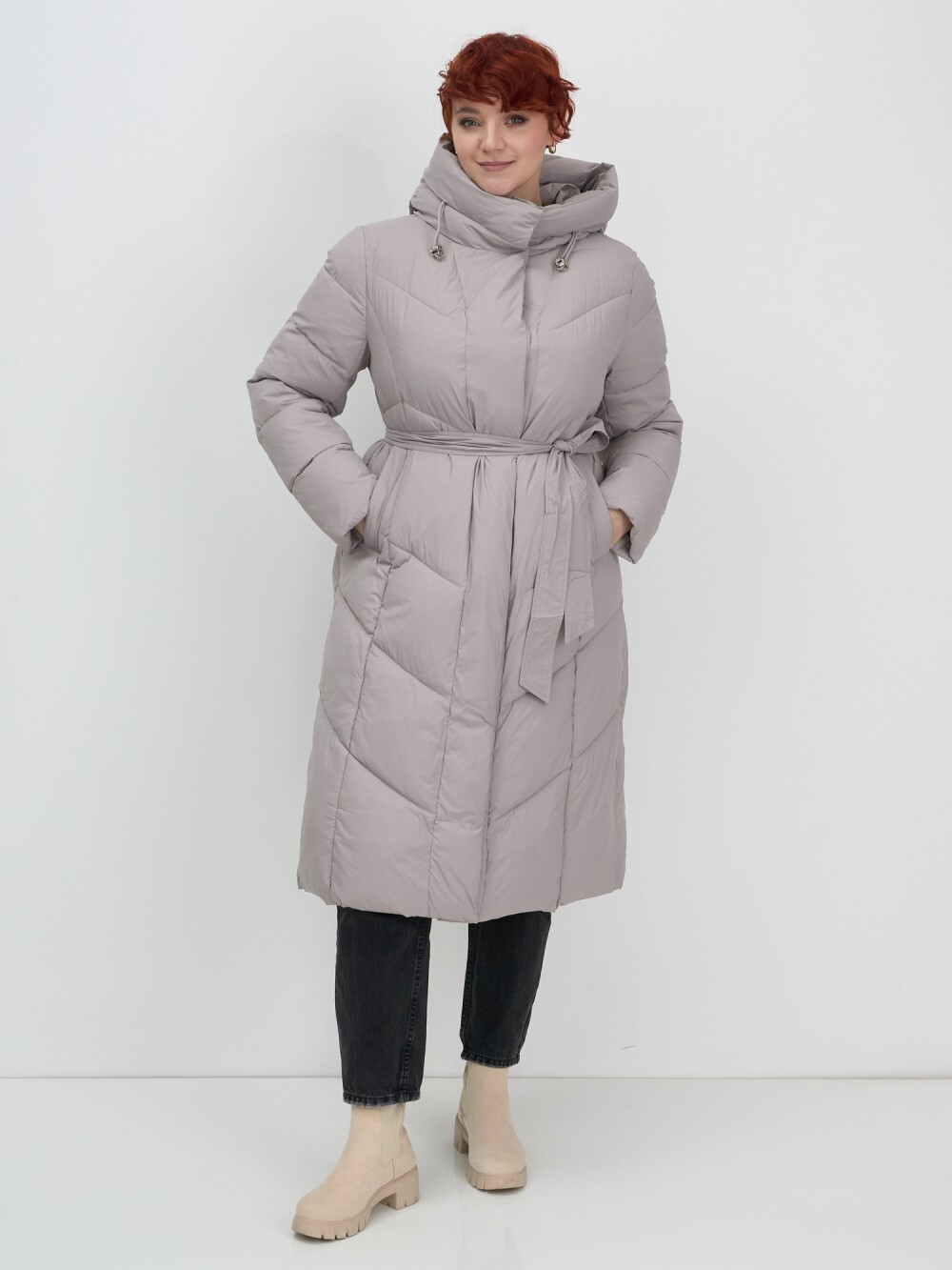 Пальто зимнее утепленное с капюшоном женское серого цвета 7628Sr