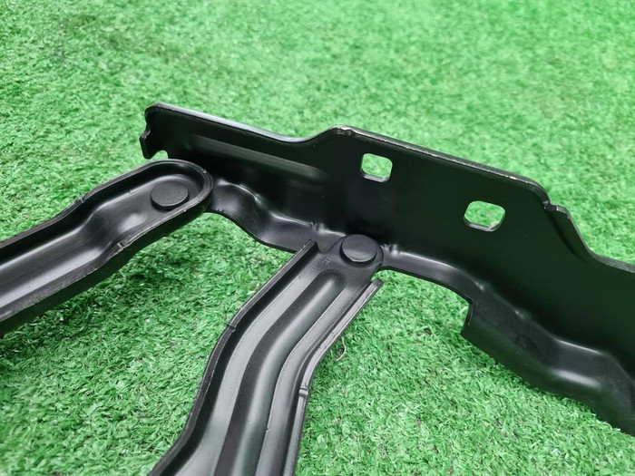 Петля капота правая Range Rover Vogue 5 L460 21-нв