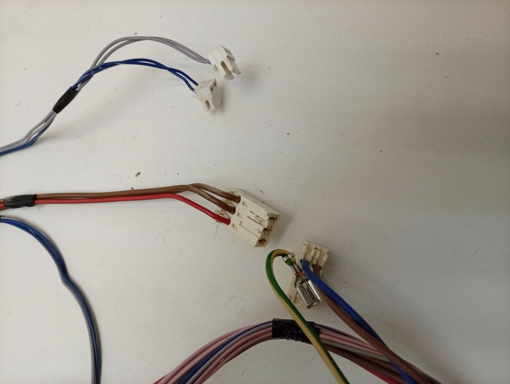 EWUC4105 кт43 Комплект проводов для стиральной машины Indesit б/у