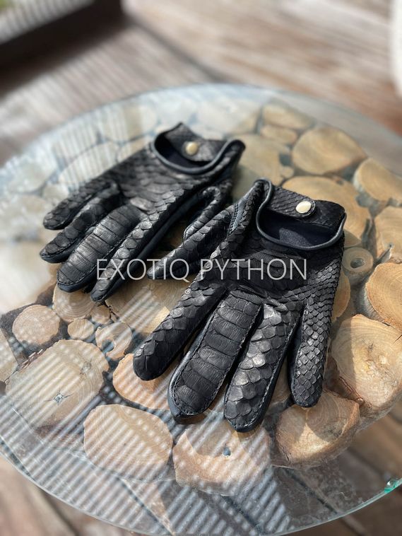 Перчатки из кожи питона AC-100